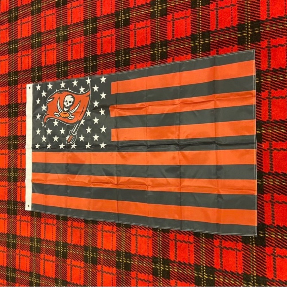Brand new Tampa Bay Buccaneers banner flag